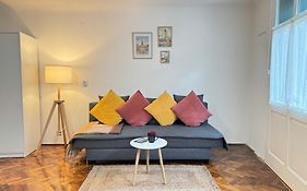 Charming Studio Ideal For Getaways Or Workations In Sibiu'S Medieval City Center